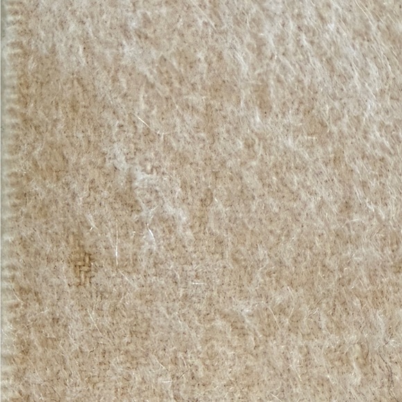 Burberry Classic Giant Check Cashmere Scarf | Beige | Made in Scotland - Picture 9 of 12